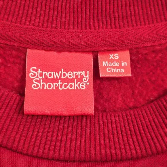 Strawberry Shortcake Sweater Sweatshirt Size XS  Red Long Sleeve Oversized - Picture 6 of 10